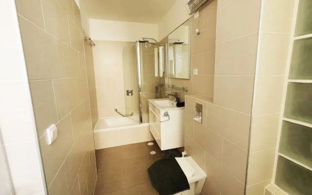 Charming 3bdr apt with sea view B5