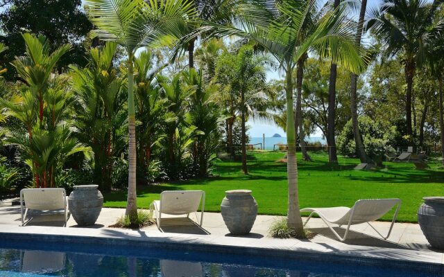 Glass House on the Beach