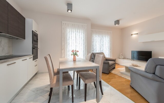 Apartments Dyana
