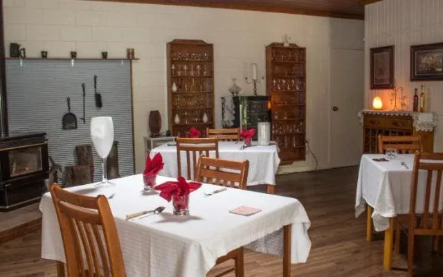 Chilverton Cottages & Restaurant