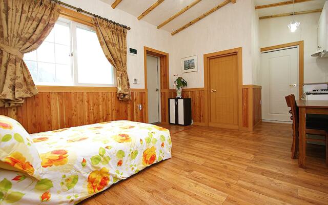 Pocheon Evergreen Pension