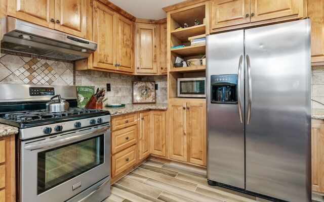 Mallard Landing Lakefront