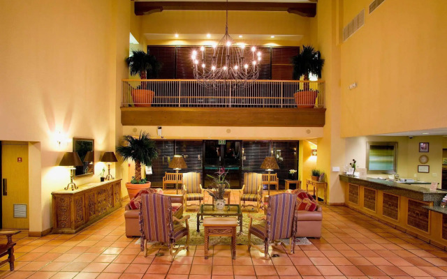 Best Western Plus Scottsdale Thunderbird Suites