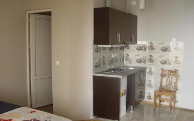 Liliana Guest House