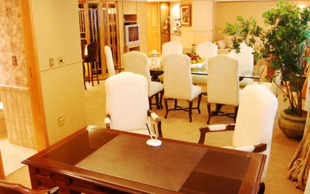 Carlton Hotel