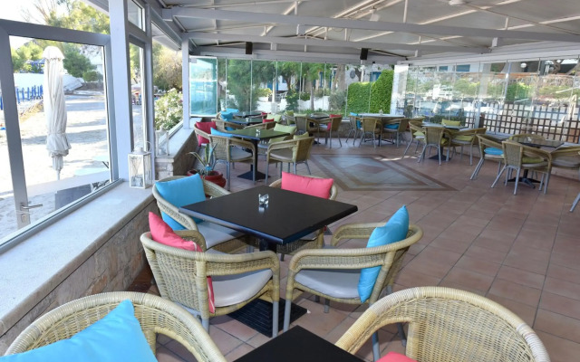 Minoa Hotel