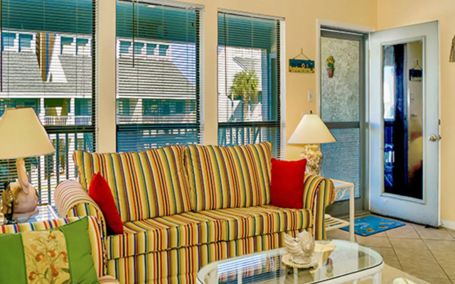 Southwind C7 213350 by RedAwning