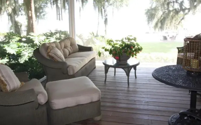 The Nest On Lake Weir