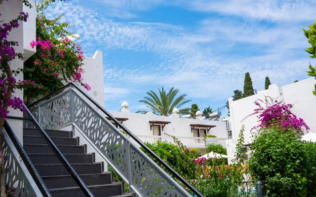 Manuela Hotel