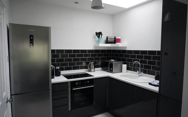 3 Summertown Court