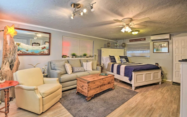 8 Mi to Beaches: Artistic Bradenton Studio w/ Yard