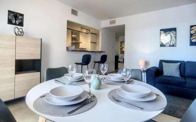 Superb Seafront Apartment Marina Real 305