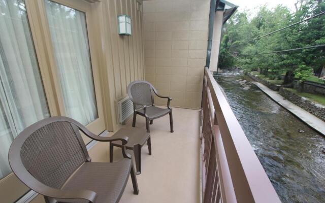 Greystone Lodge on the River