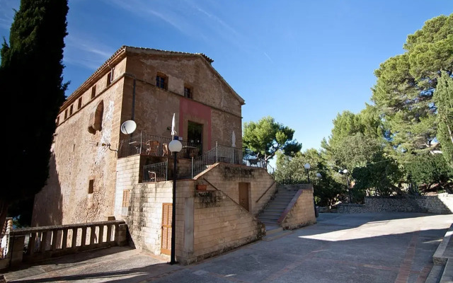 Petit Hotel Hostatgeria La Victoria