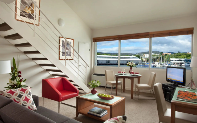 Somerset on The Pier Hobart