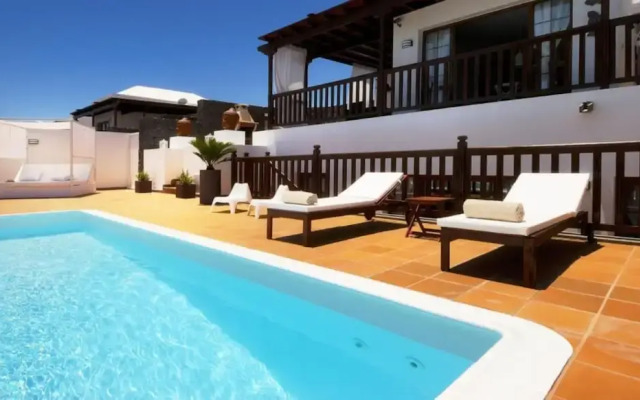 106072 - Villa in Playa Blanca