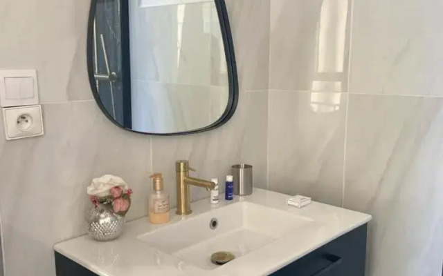 Charming Studio Overlooking a Beautiful Garden (Adults Only)