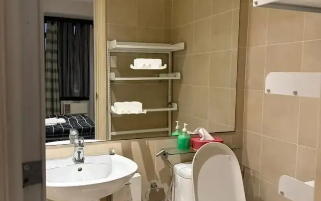Gramercy 2 bedrooms w Balcony City View