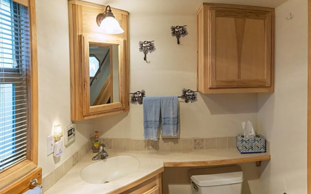 #45 The Cabins at Hyatt Lake-sleeps 4