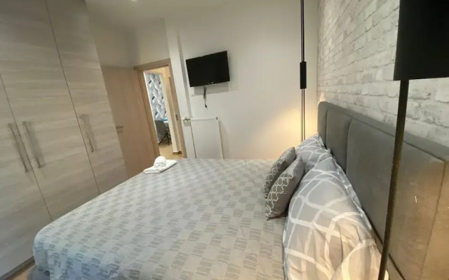 Utopia Apartment- At019