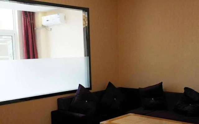 City 118 Chain Hotel