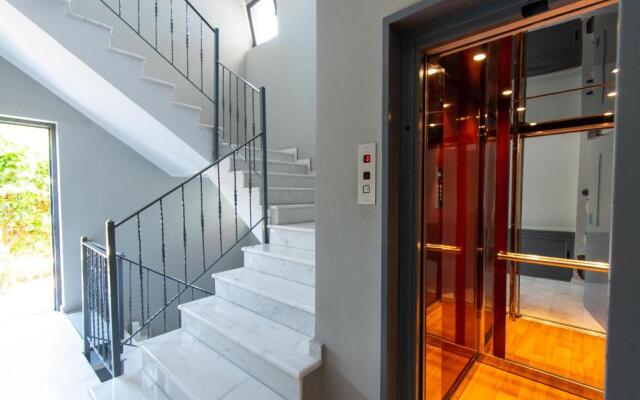 Efi Apartments