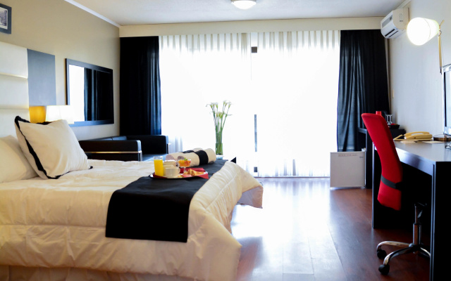Pocitos Plaza Hotel - Image 7