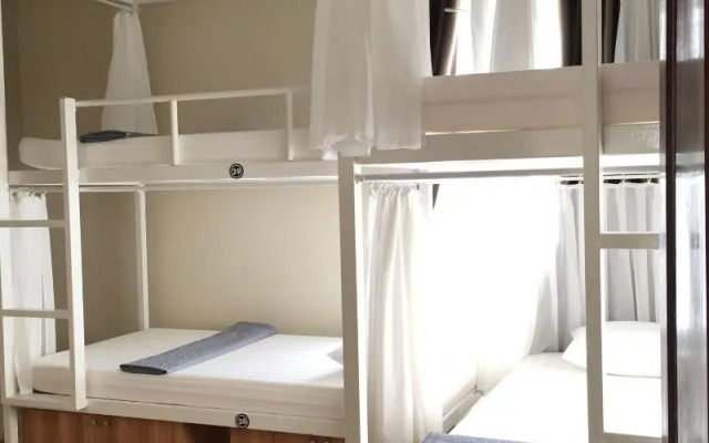 Amy 2 Hostel