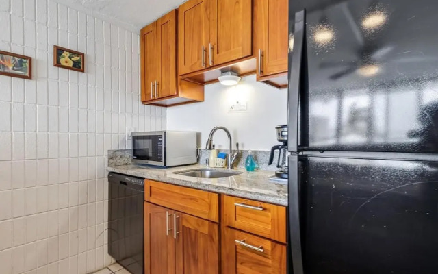 Luxury Oceanview Punaluu Condo