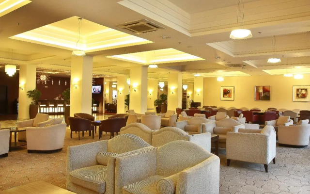 Nayrouze Palace