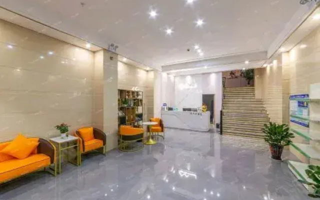 Home Inn Huayi Select Hotel (Shangrao Yanshan Hekou Town Jiuyang Avenue)