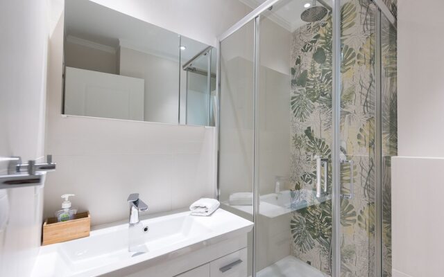 Thessaloniki Seaside Apartment A&B