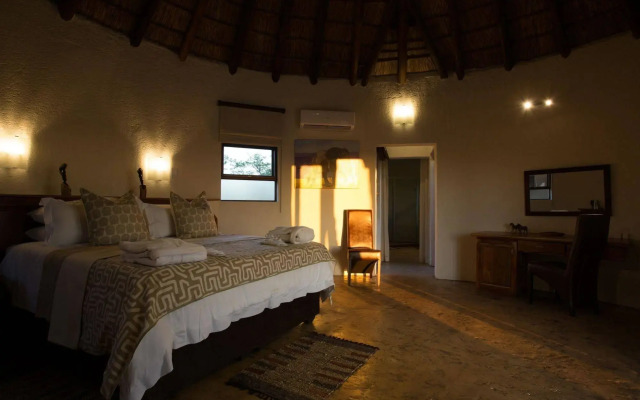 Mopane Bush Lodge