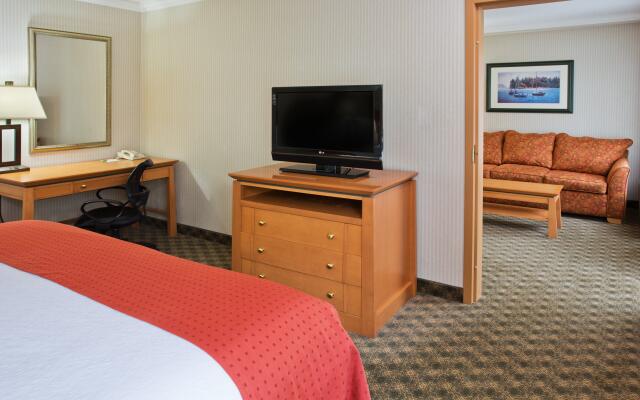 Holiday Inn Hotel & Suites North Vancouver by IHG