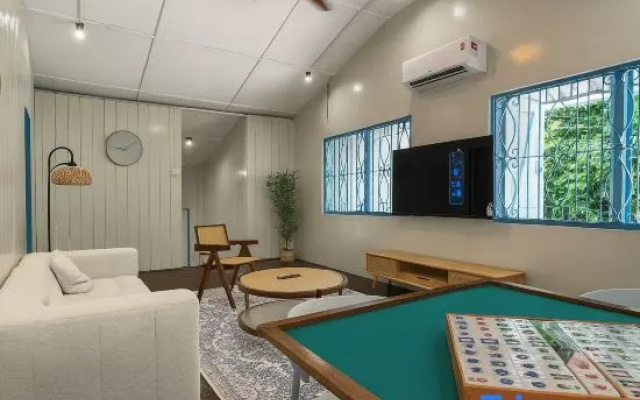 Whitewood Heritagen Villa JB 3BR 14pax – Entertainment – Johor Bahru