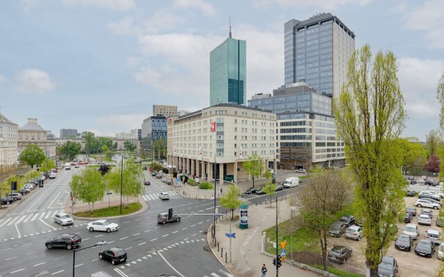 Bonifraterska Apartment by Renters