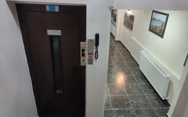 White Crown Apartman ve Yaşam Merkezi