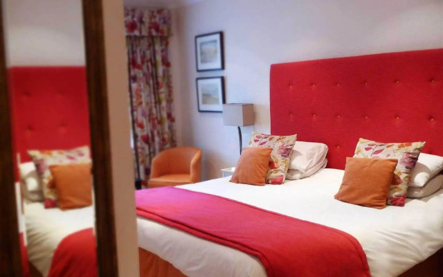 Ascot House Hotel