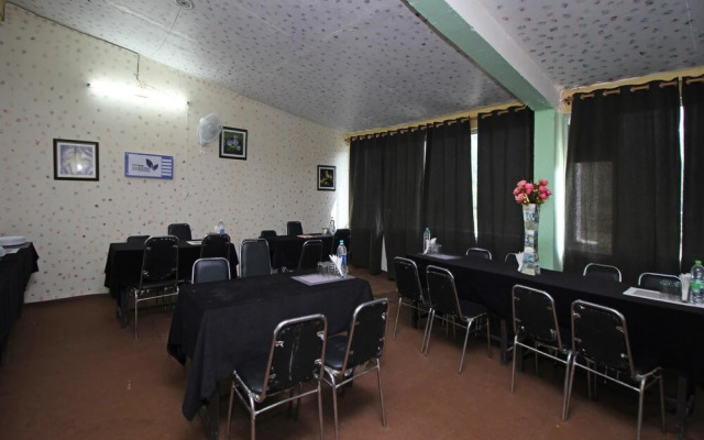 OYO Flagship 5175 Hotel Rama Blue Point