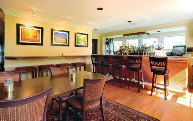 Kenyon Inn And Restaurant