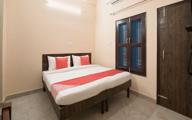OYO 16093 Flagship Krishna Residency