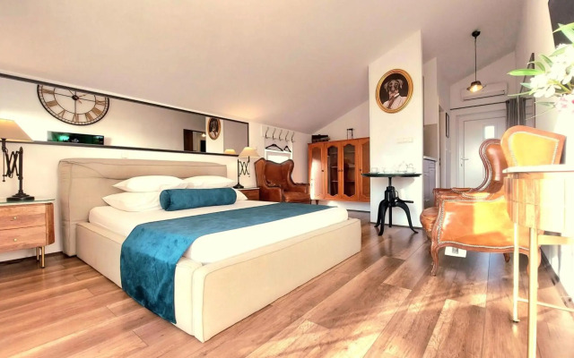 Refresh Boutique Apartments