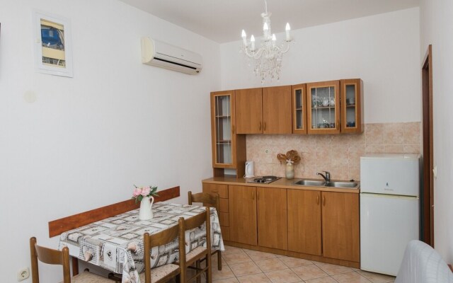 Beachfront Apartment Gaj 7