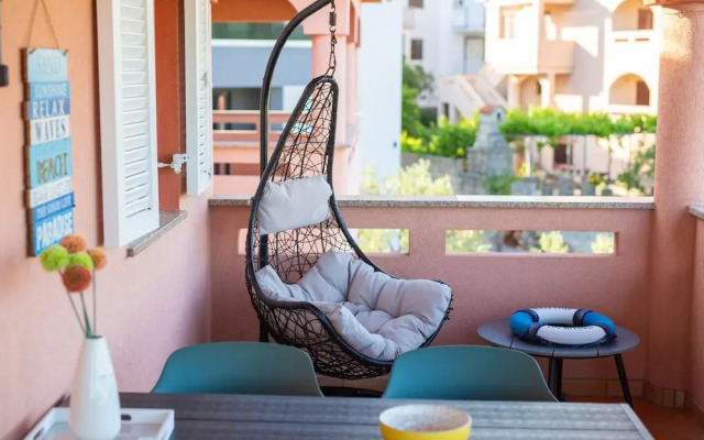 Elegant and Vibrant Apartment With Terrace and Sea View