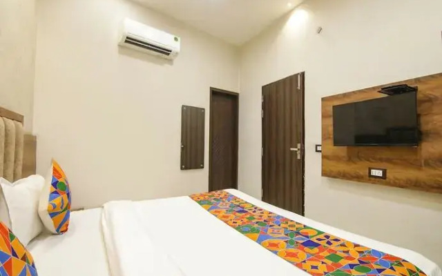 Fabhotel Orio