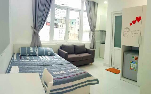 Smiley Apartment 9