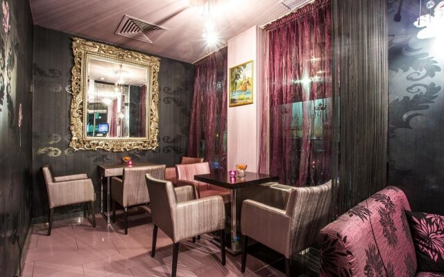 Art Plaza Hotel