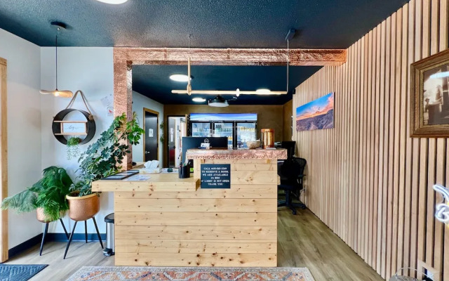 Hansen Inn and Cabins