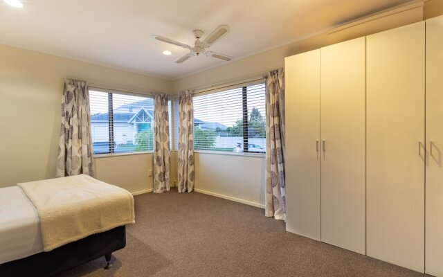 Character 4BR Home - Seaview - Skyline - Hot tub