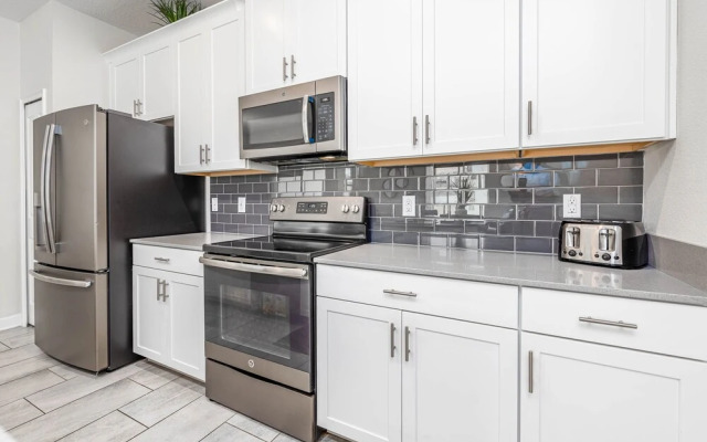 Gorgeous NEW Orlando Townhouse With Pvt Pool by Redawning